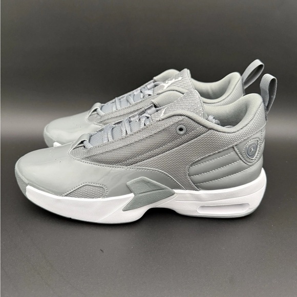 Jordan Max Aura 6 Men's size 13 Grey White Basketball Shoes FQ8298 002 - Picture 1 of 4